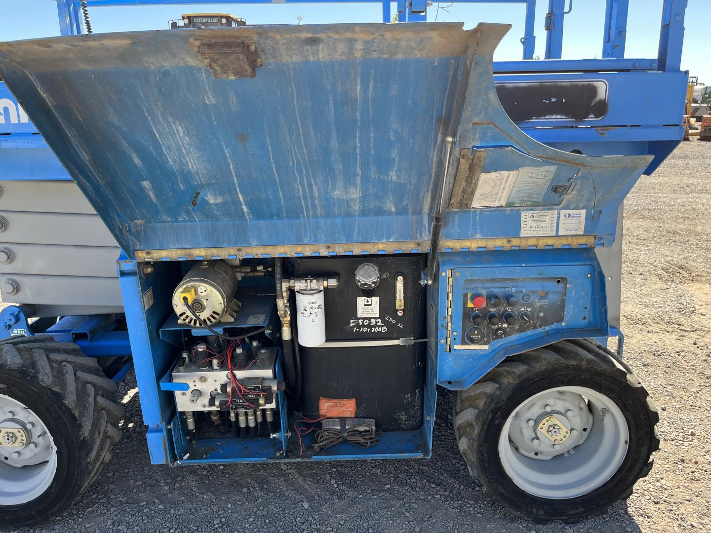 ./imagenes/INVOICE/2019/17079/ASCENSOR TIPO TIJERA GENIE GS-3268RT (33).JPG